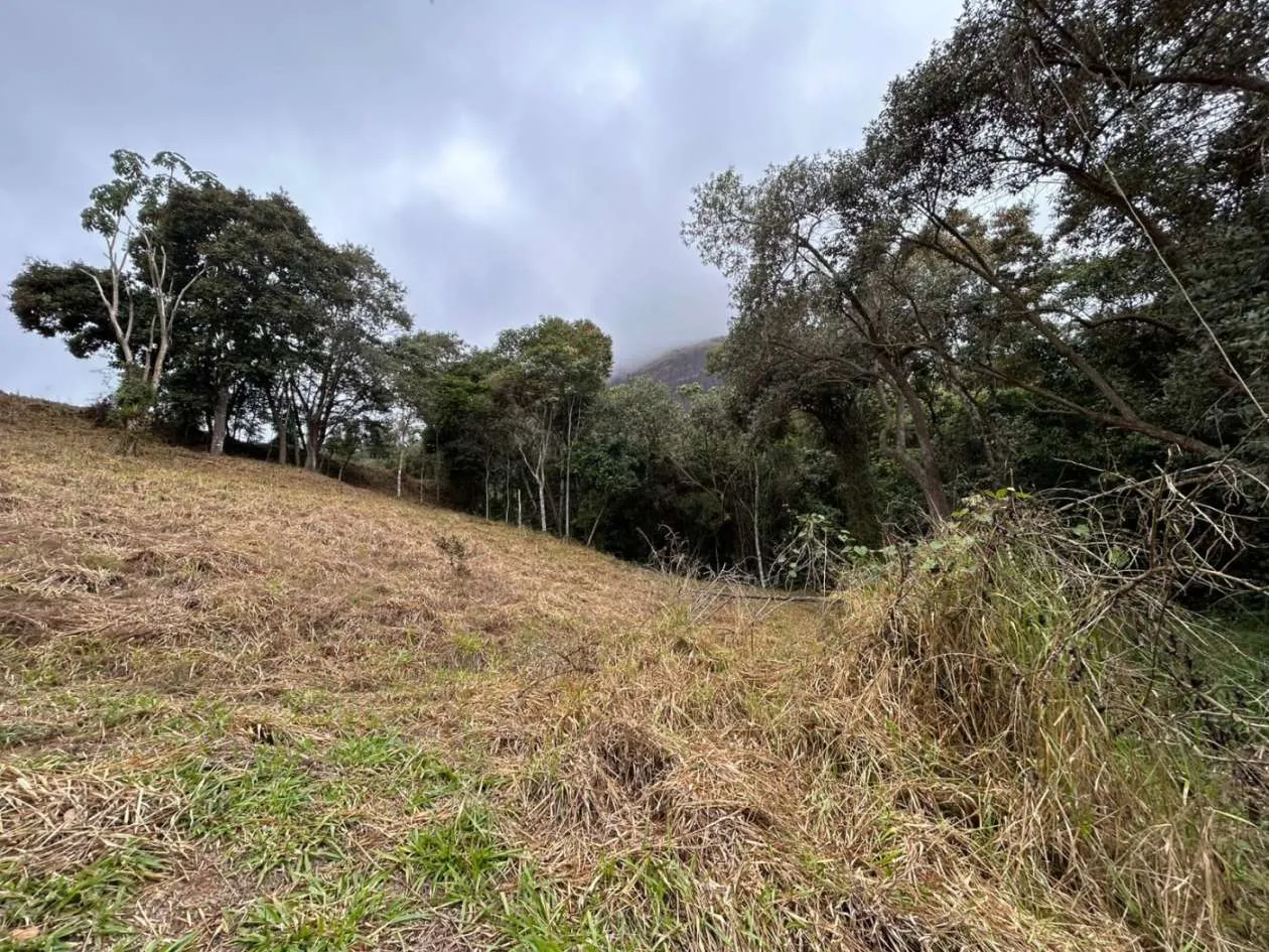 Imagem Terreno em Condomínio para Venda em Petrópolis / RJ no bairro Itaipava
