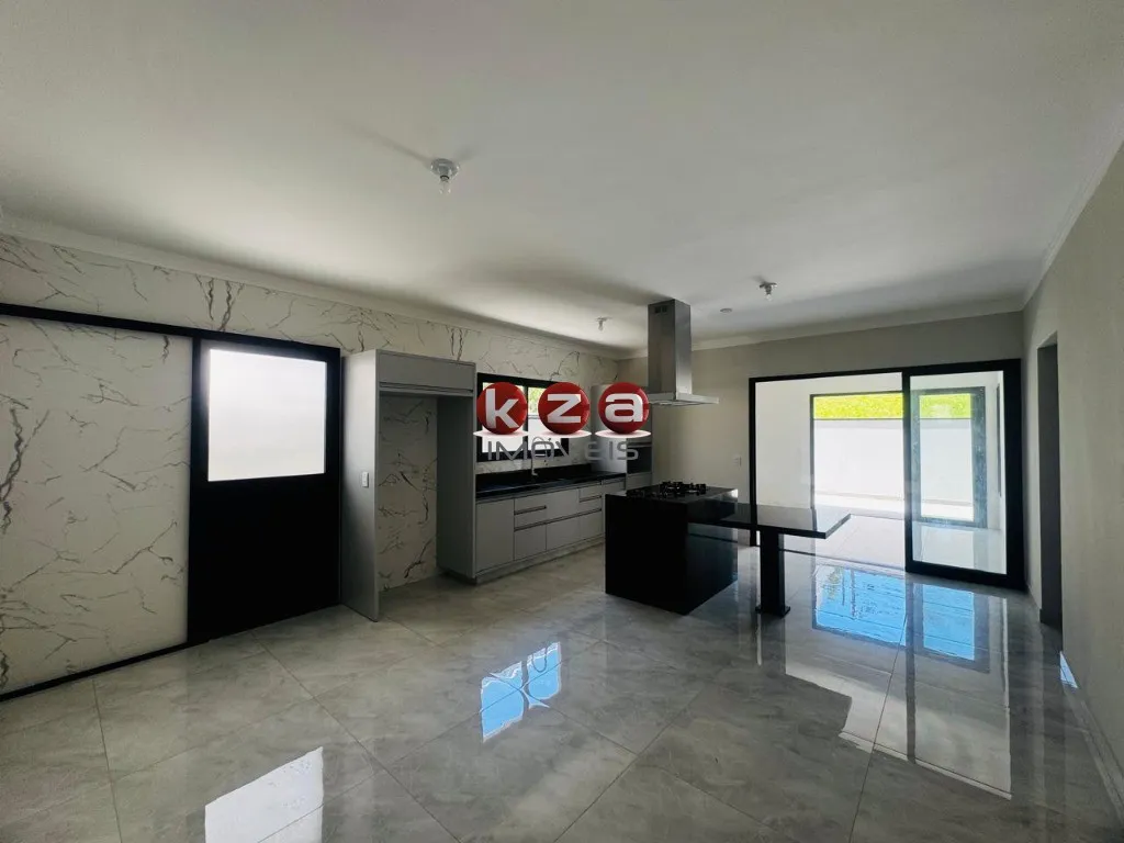 Imagem Casa de alto padrão a venda no Condomínio Portal do Jequitibá em Valinhos-SP: 4 quartos, 3 suítes, 4 vagas de garagem, 244m² de área.