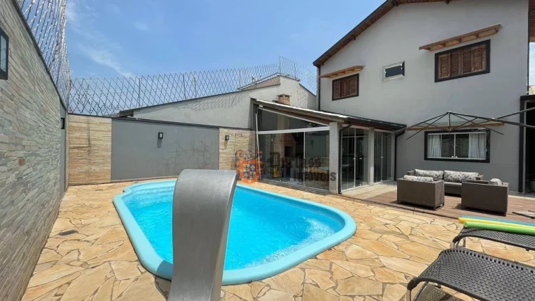 Foto do imóvel Sobrado com 3 dormitórios à venda, 180 m² por R$ 1.030.000 - Jardim Hípica Pinheiro - Taubaté/SP