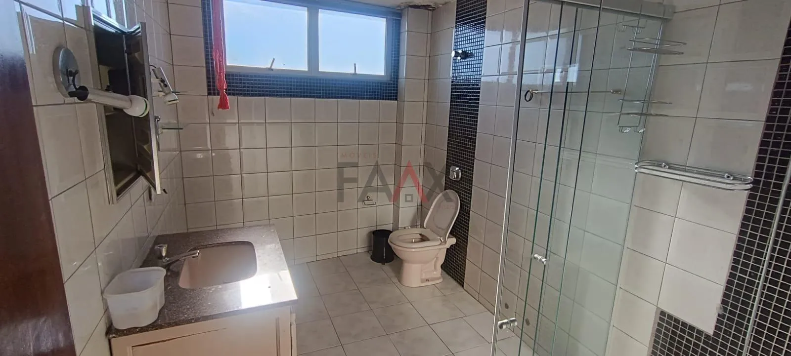 Imagem Apartamento Amplo de 144m² com 3 Quartos à Venda no Edifício Mãe Cinda
