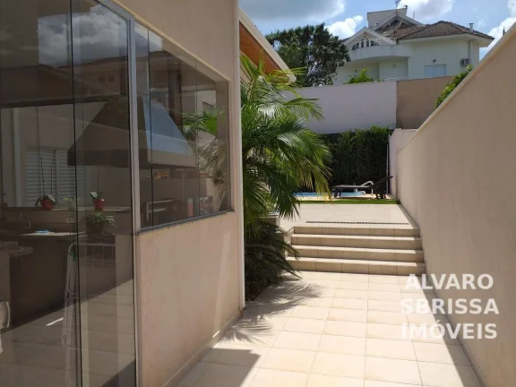 Imagem Linda casa térrea feita pelo atual proprietário. Com piscina. 300m2ac 600m2at. Documentação pronta para financiamento. Climatizada