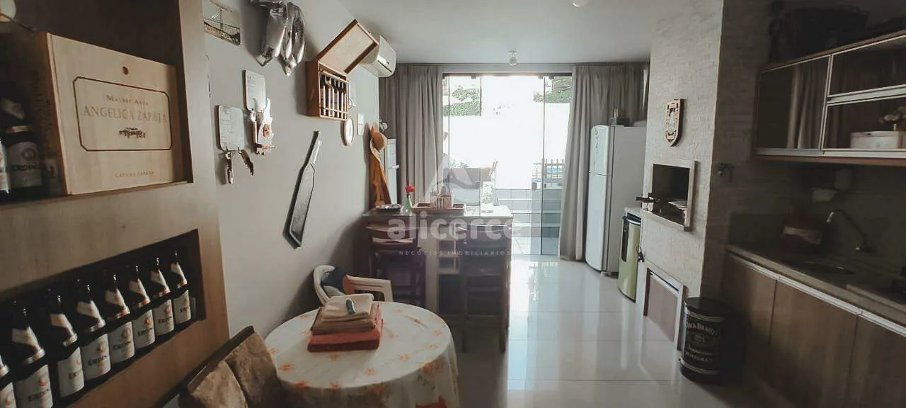 Imagem Casa com 4 Dormitórios, Piscina e Espaço Gourmet em Rua Sem Saída - Conforto, Privacidade e Localização Privilegiada no Itaguaçu! - Florianópolis/SC