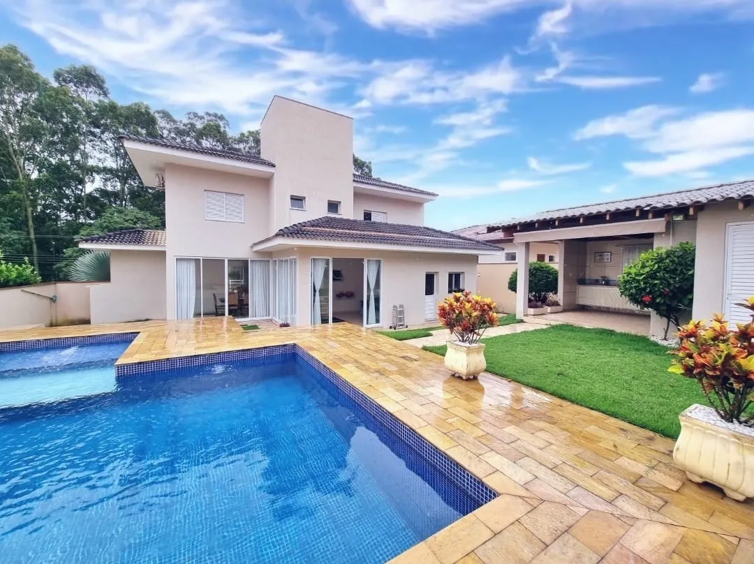 Imagem Casa à venda e locação 3 Suites, 2 Vagas, 700M², Socorro, Pindamonhangaba - SP | COLONIAL VILLAGE
