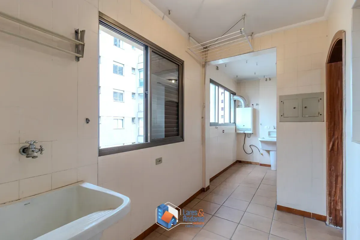 Imagem Apartamento para venda em Campo Belo com 5 quartos, sendo 2 suítes, 210m²