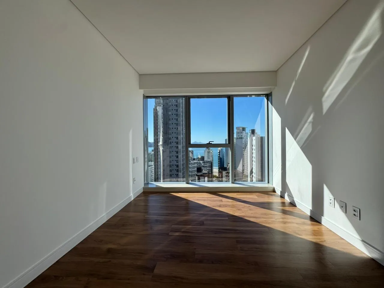 Imagem Apartamento com vista para o mar à venda com 171m2 por R$ 5.650.000,00