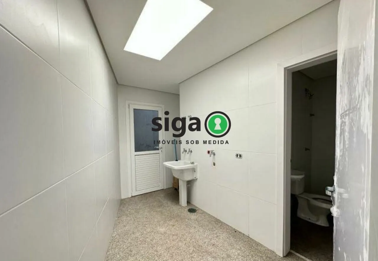Imagem Casa em Condomínio Fechado à venda no Alto da Boa Vista com 3 Suítes e 3 Vagas - São Paulo