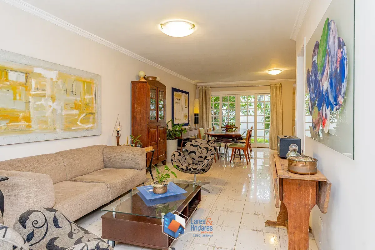 Imagem Casa para venda em Vila Cruzeiro com 4 quartos, sendo 3 suítes, 260m²