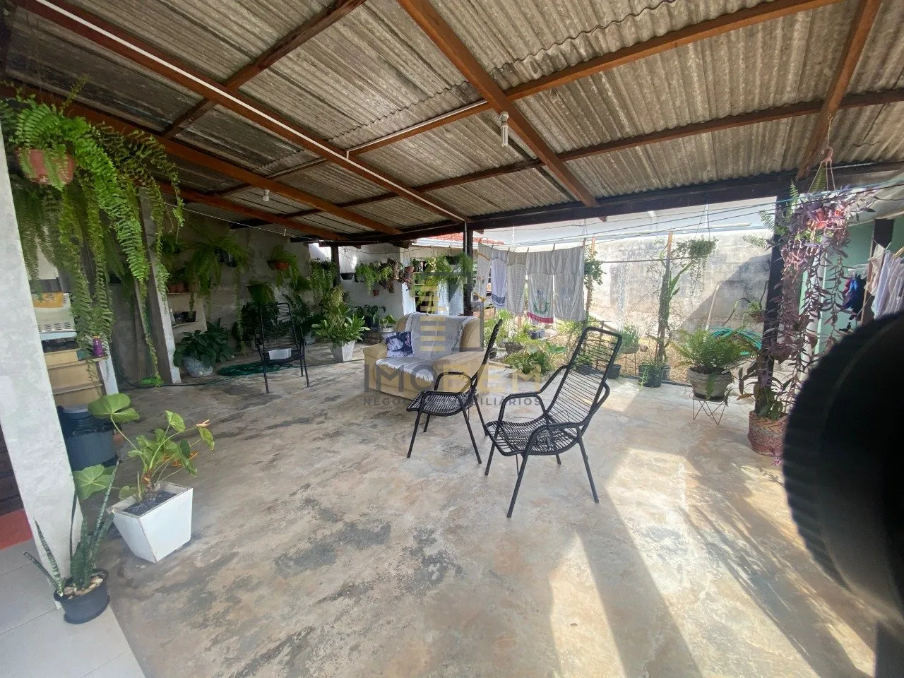 Imagem Encantadora casa à venda no Setor Residencial Sul em Sinop.

Com 180 m² de área total, esta resid...