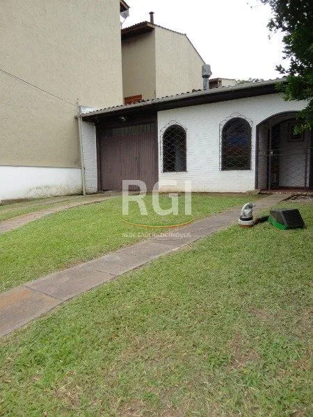Imagem Casa para Venda - 100m², 3 dormitórios, 4 vagas - Guarujá