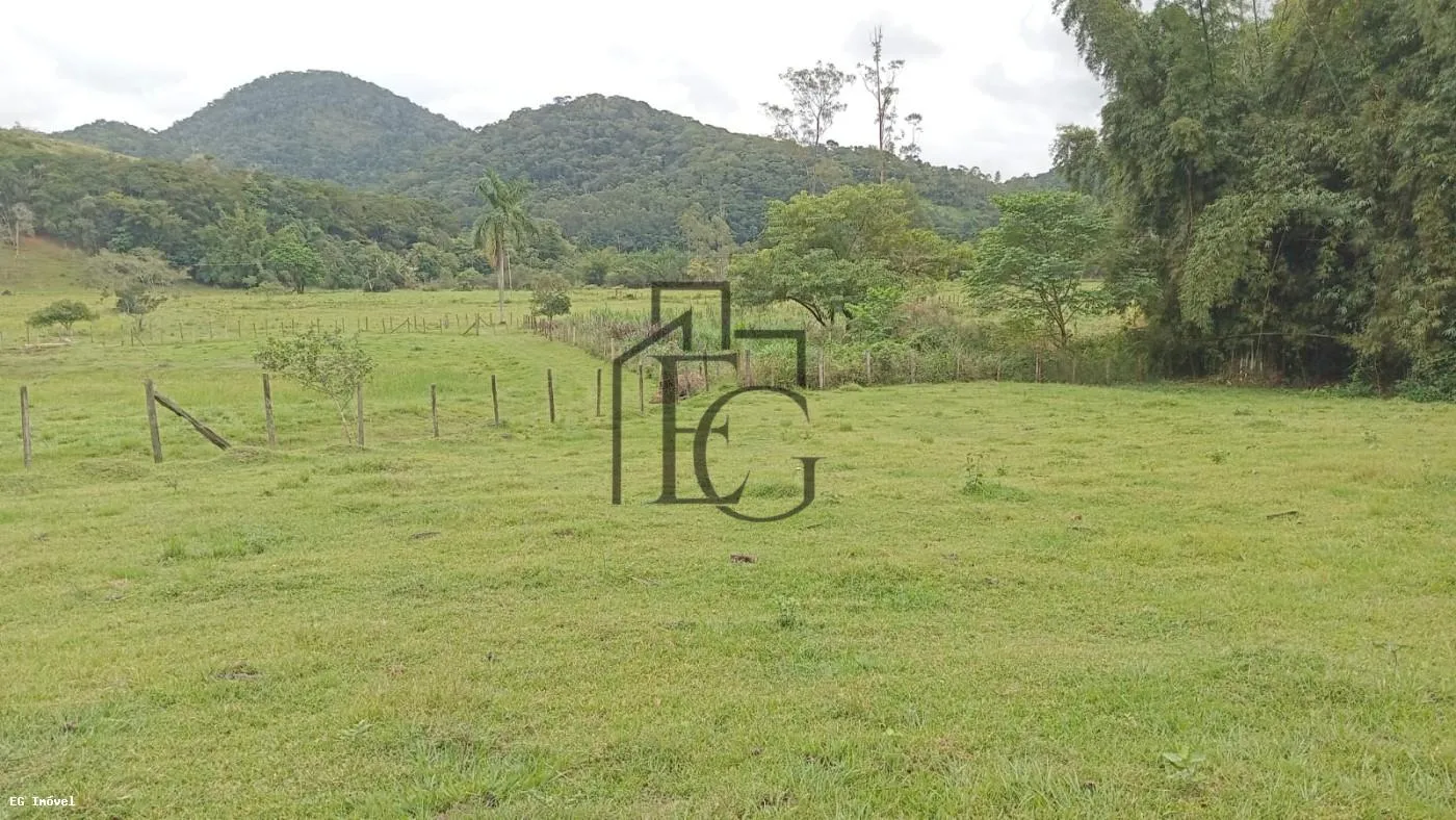 Imagem Sítio / Chácara para Venda em Silva Jardim, 3 dormitórios, 2 banheiros, 4 vagas
