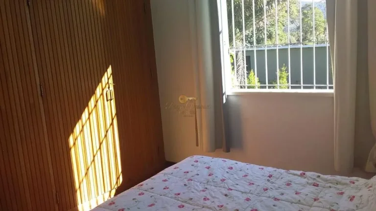 Imagem Casa para Venda em Teresópolis / RJ no bairro Golfe