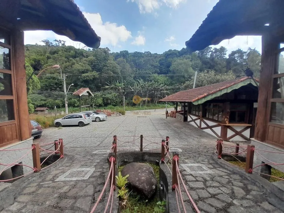 Imagem Comercial para Venda em Teresópolis / RJ no bairro Albuquerque