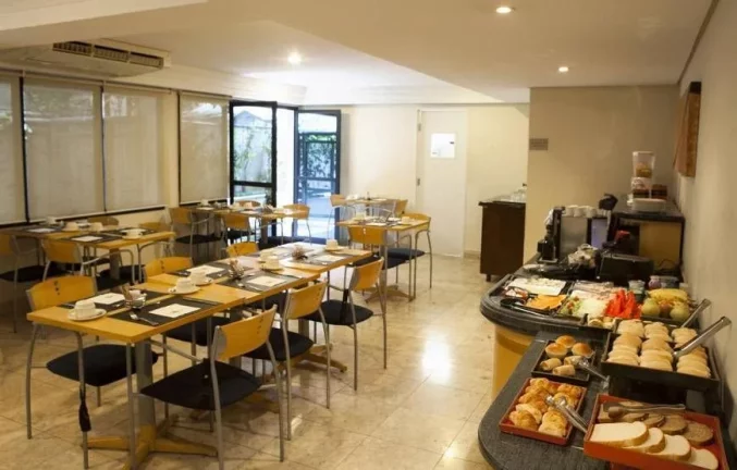 Imagem Flat no Edifício The Town Flat Service disponível para locação, com 1 dormitório e vaga
