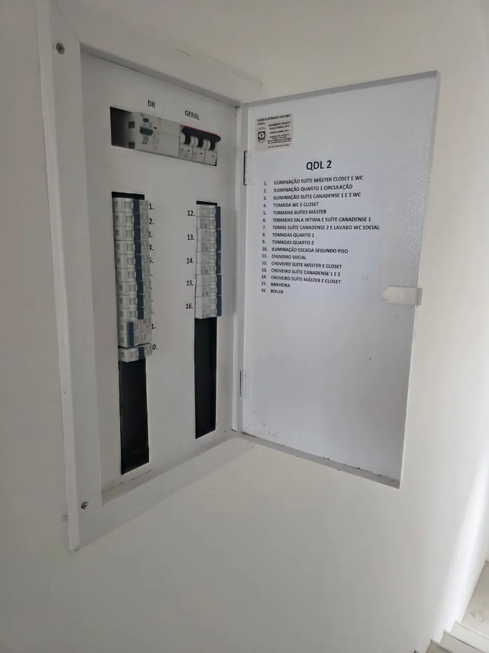 Imagem Casa com 6 quartos à venda em Vila Velha