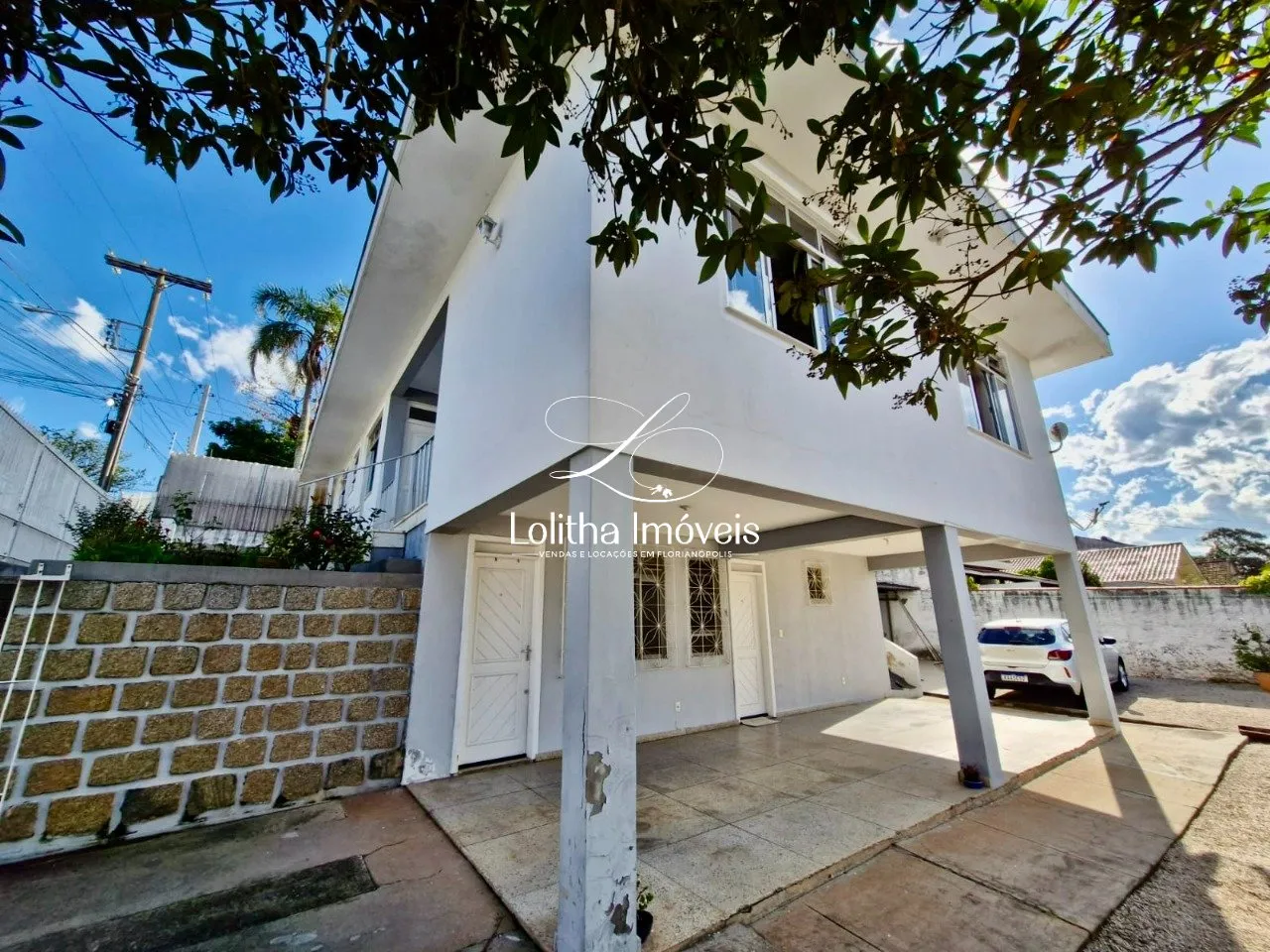 Imagem CASA COM 4 DORMITÓRIOS À VENDA PRÓXIMO À AV. MAX SCHRAMM