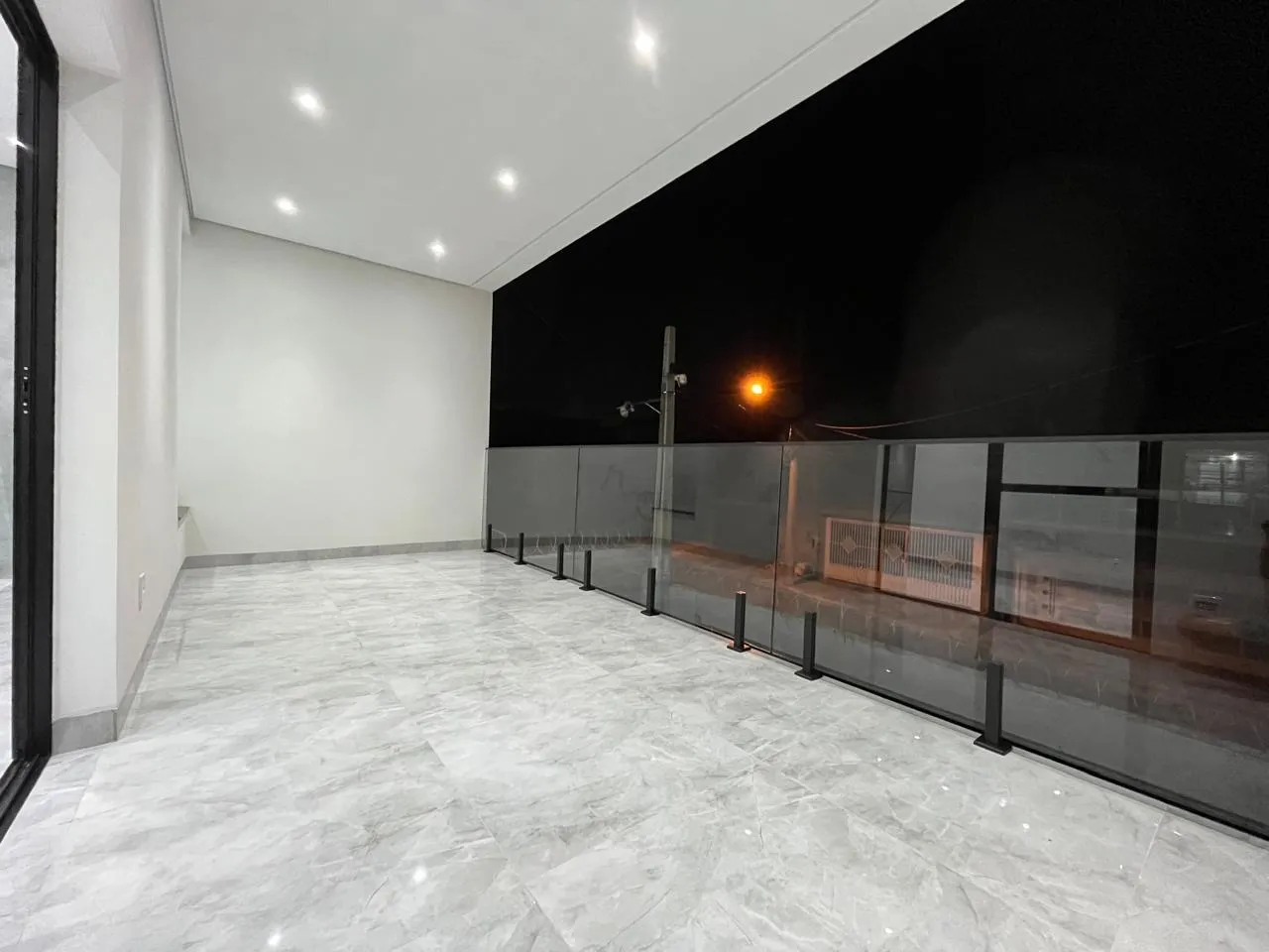 Imagem Sobrado Espetacular à Venda no Jardim São Camilo ? Perto do Shopping Cidade e Colégio Objetivo!