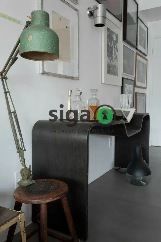 Imagem Apartamento reformado no Condomínio Indianópolis e Petrópolis com suíte.