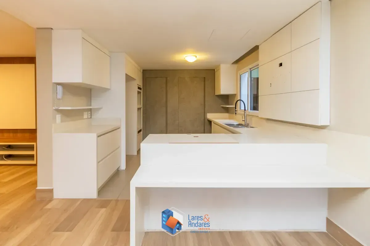 Imagem Casa no condomínio Condomínio Village Place para venda com 4 quartos, sendo 3 suítes, 402m²