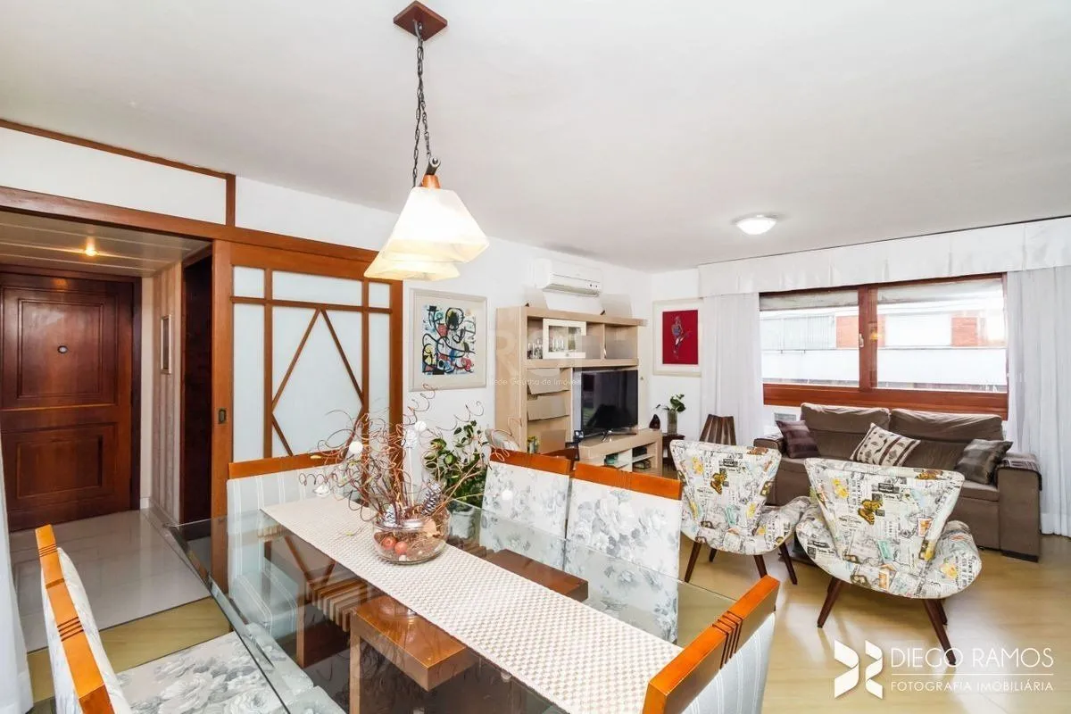 Apartamento para Venda - 111m², 3 dormitórios, sendo 1 suites, 2 vagas - Menino Deus