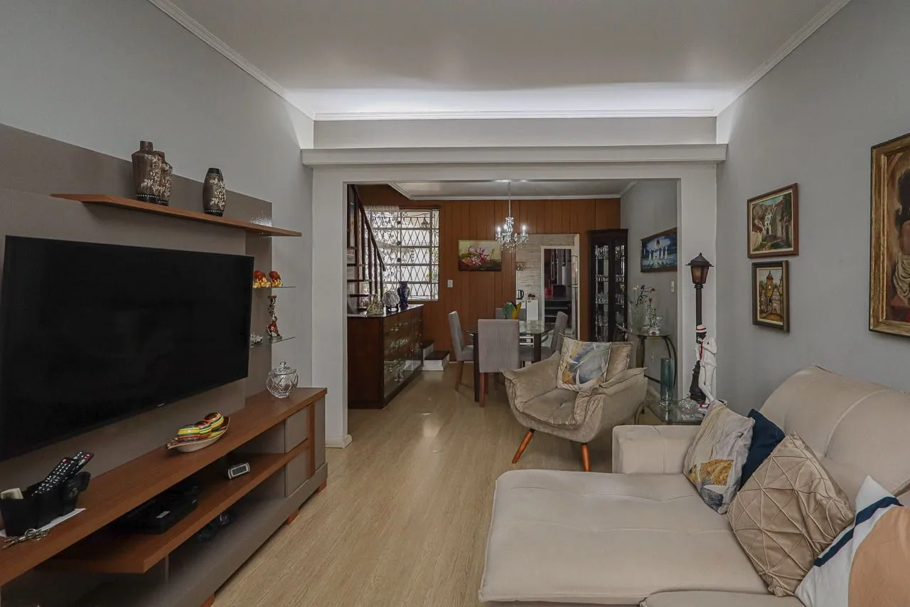 Imagem Casa a venda, 3 quartos sendo 1 suíte, 166m² no bairro Passo da areia, Porto Alegre
