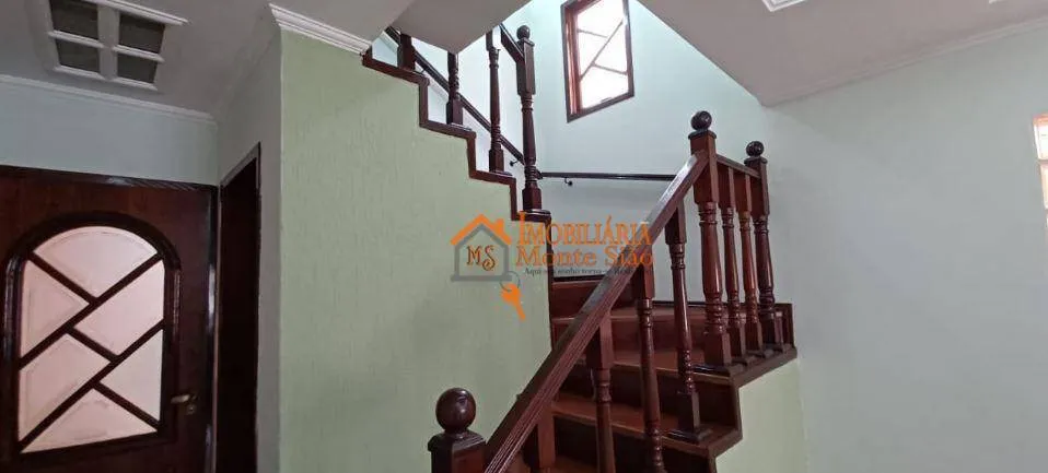 Imagem Sobrado com 3 dormitórios à venda, 220 m² por R$ 860.000,00 - Parque Renato Maia - Guarulhos/SP