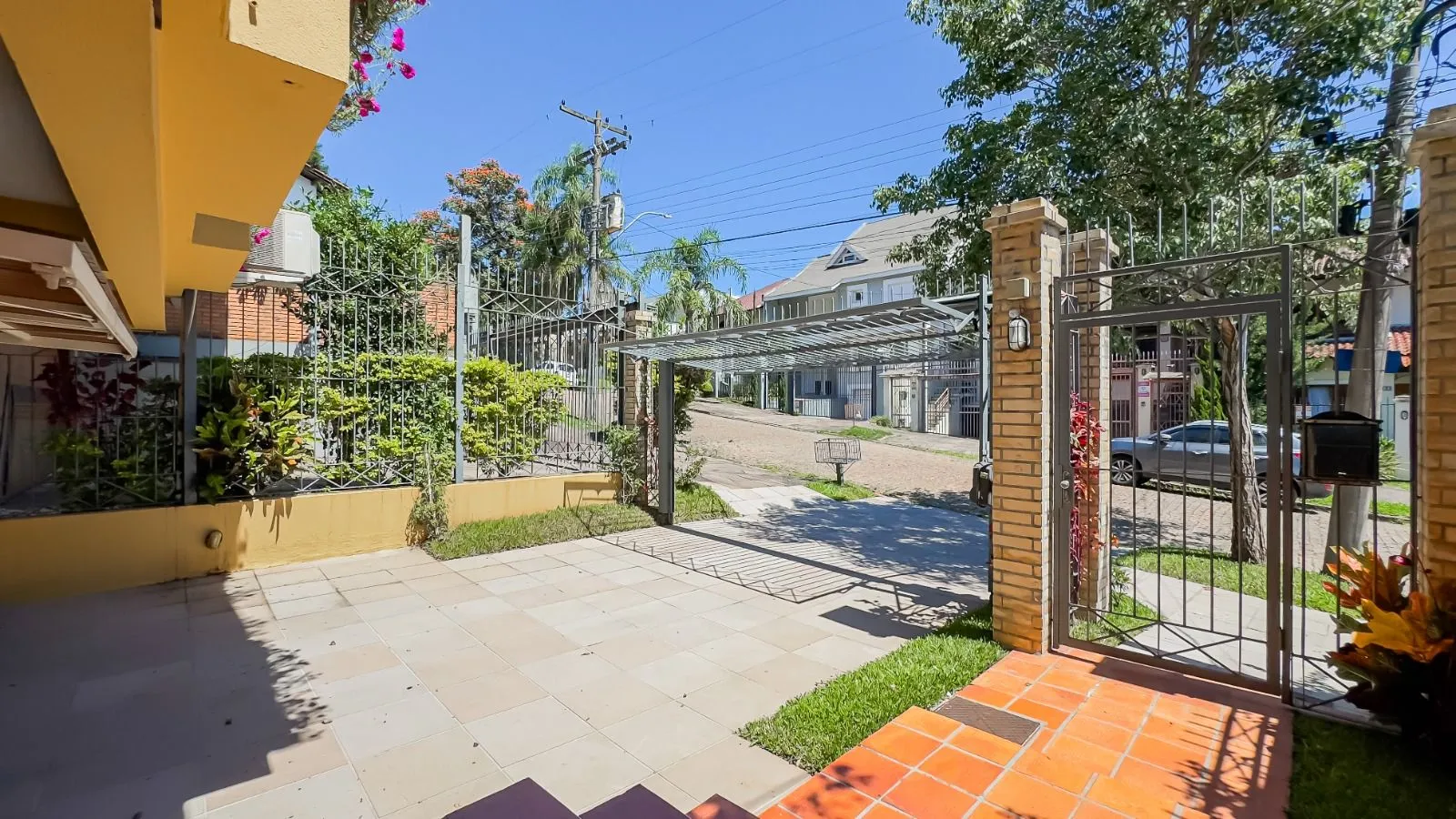 Imagem Casa à venda em Porto Alegre, Chácara das Pedras, com 3 quartos, 261m2