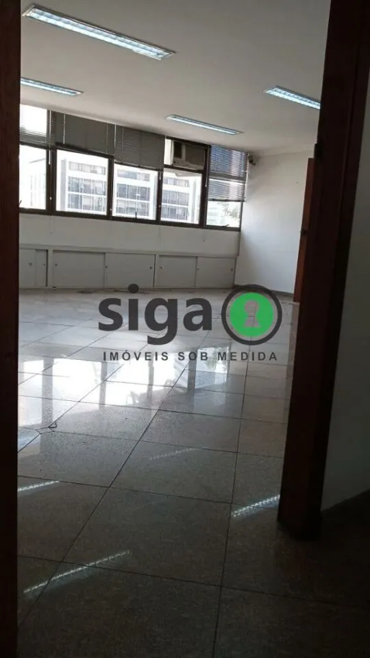 Imagem Imóvel Comercial e 6banheiros à Venda, 290m² por R$ 2.500.000