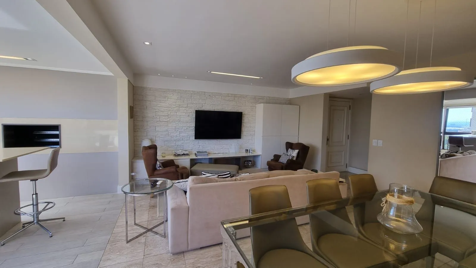 Imagem Apartamento 3 dormitórios com dependência, 127m privativos, duas vagas individuais no Bairro Higienópolis