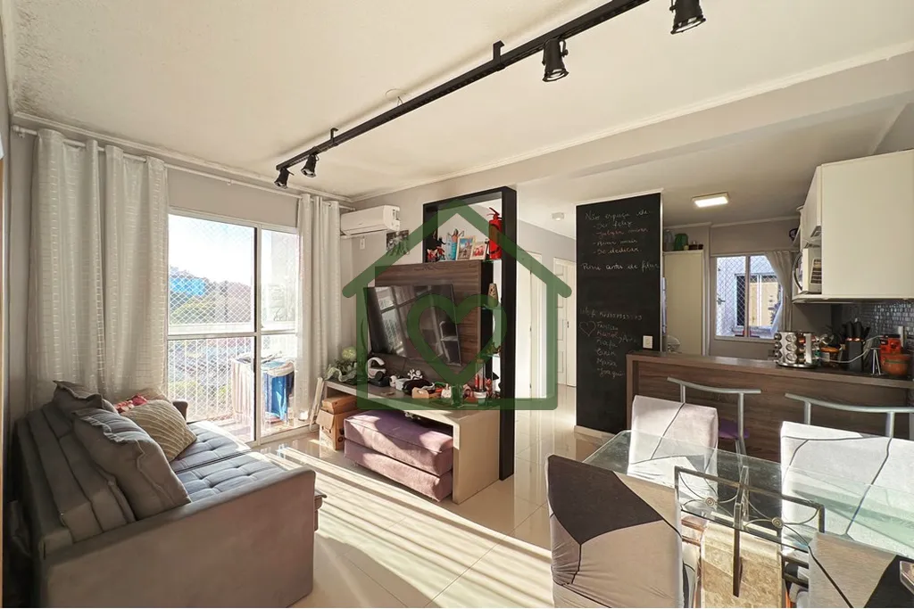 Descubra seu novo lar no bairro Vila Nova, este apartamento no 5º andar possui ótima incidência d...