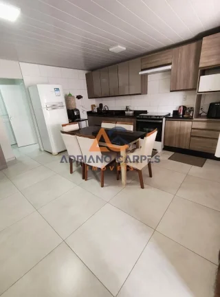 Imagem Casa à venda em Navegantes SC, Centro: 3 quartos, amplo terreno. Venha conhecer! Adriano Carpes Imóveis vende