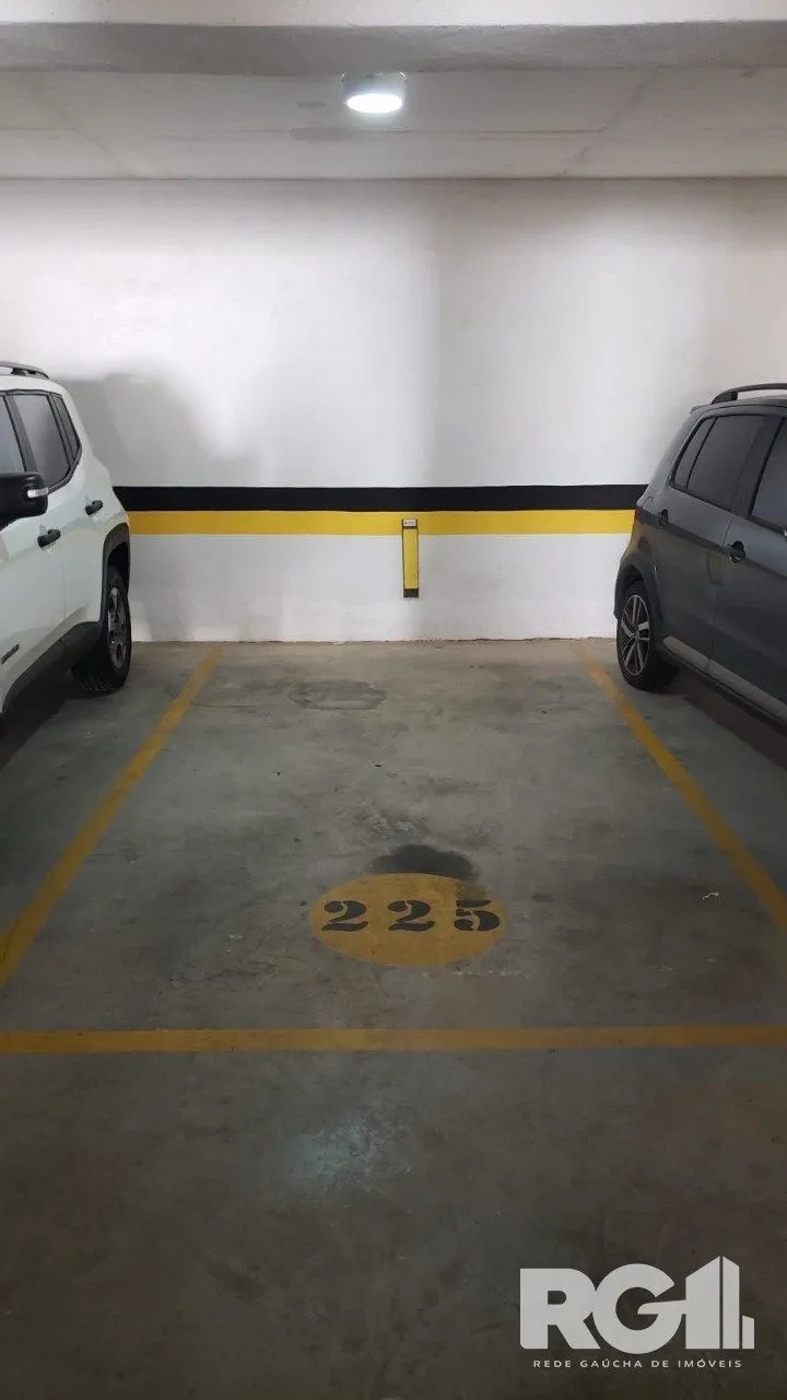Imagem SALA COMERCIAL NA AV. GETÚLIO VARGAS.