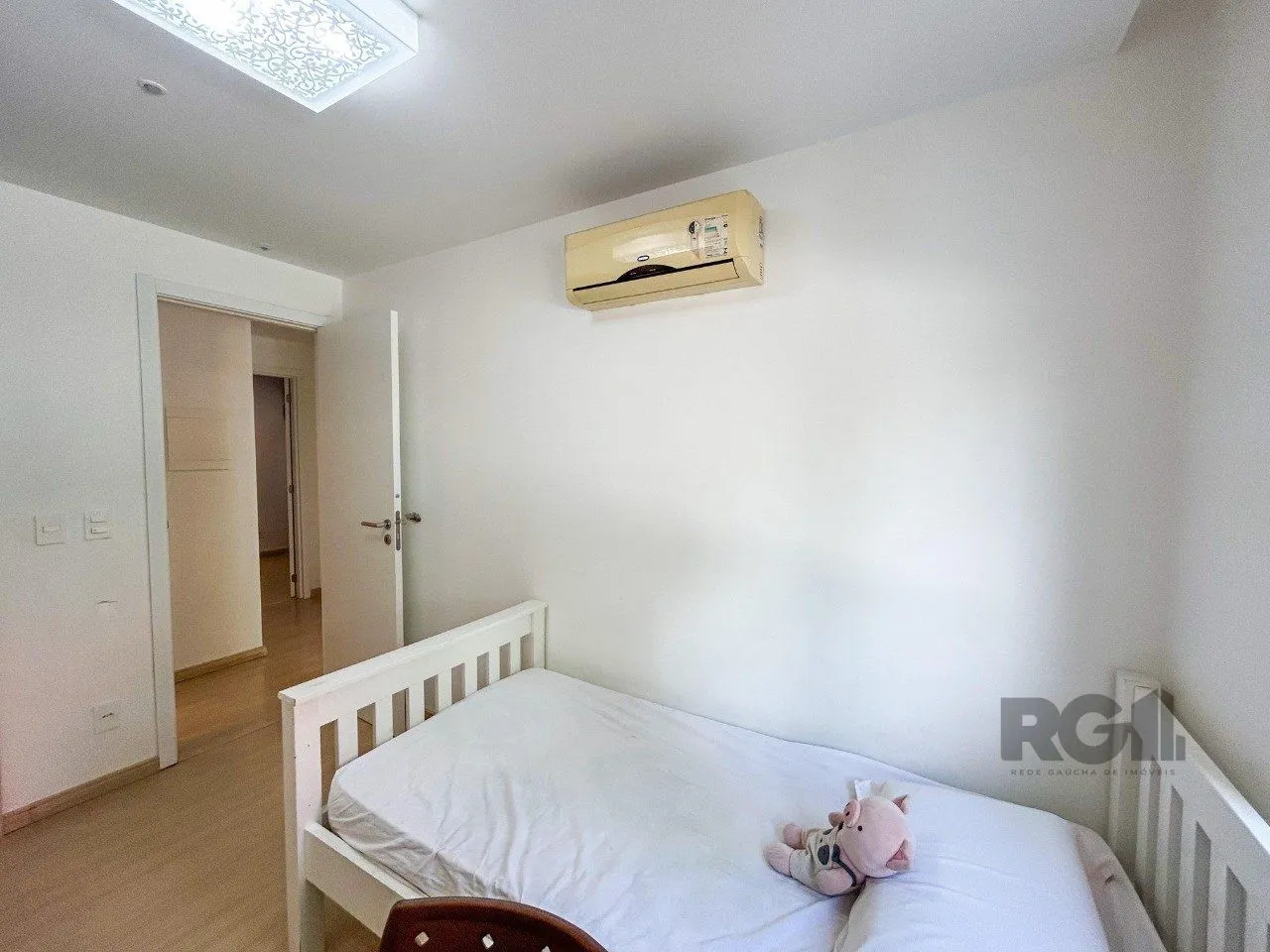 Imagem Casa para Venda,3 dormitórios,sendo 1 suite,2 vagas -Vila Nova, Porto Alegre, RS