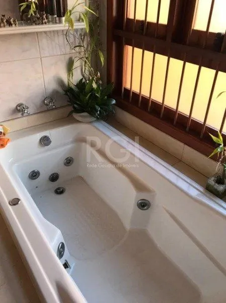 Imagem Casa para Venda - 390m², 3 dormitórios, sendo 1 suites, 4 vagas - Ouro Branco