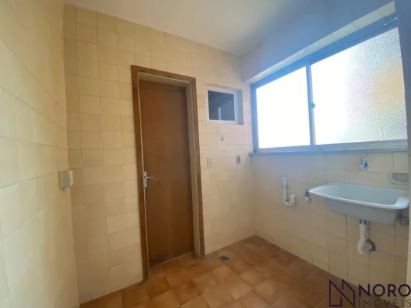 Imagem Apartamento central 2 dormitórios 2 banheiros living com sacada box andar alto