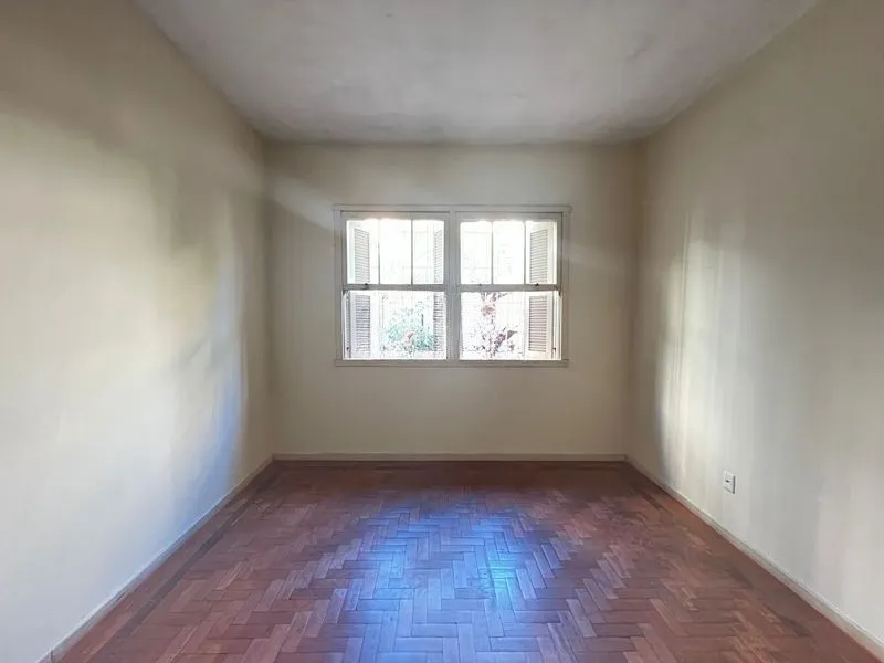 Imagem Casa 4 dormitórios no bairro Rio Branco em Porto Alegre para Alugar