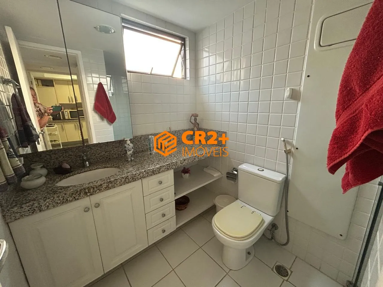 Imagem Vendo apartamento com vista livre para o mar com 3 suítes -118m²