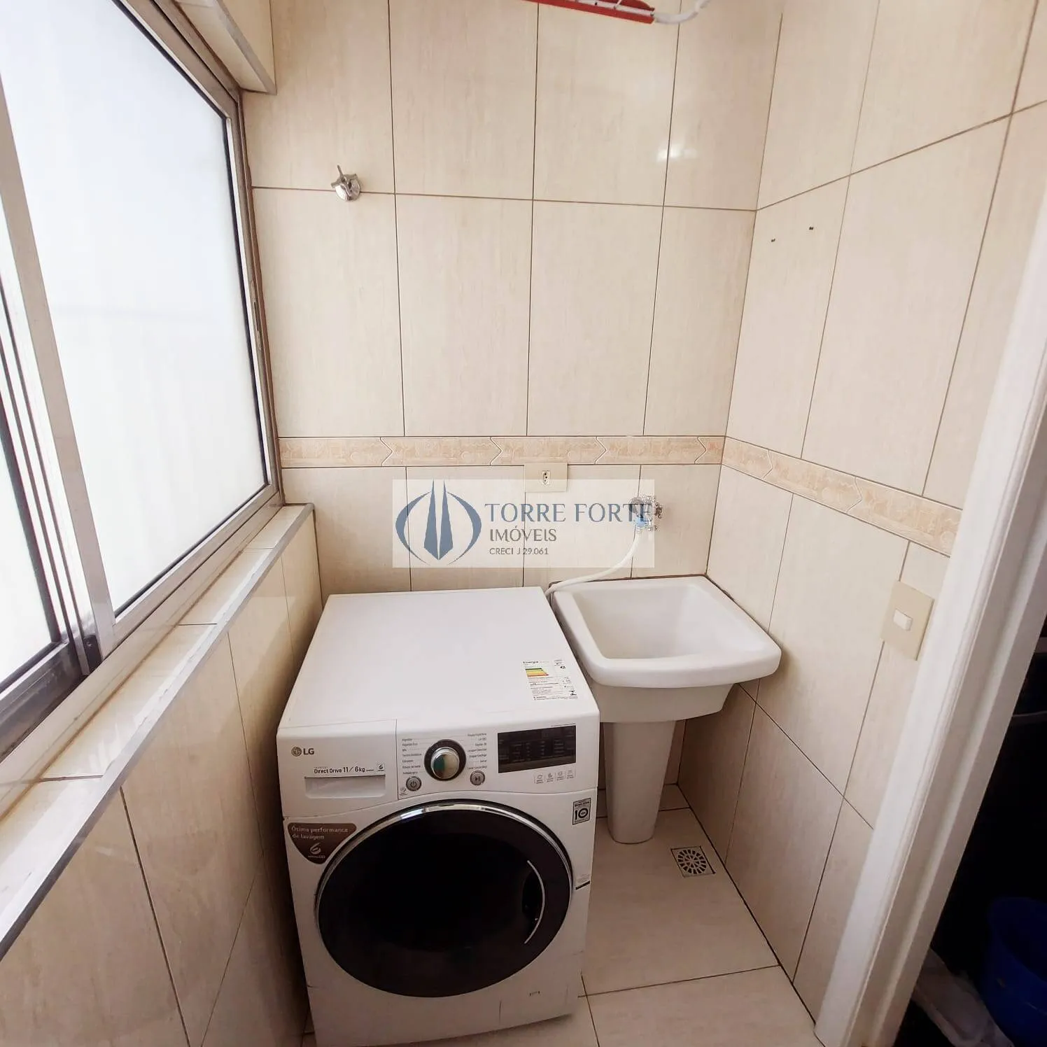 Imagem Apartamento Mobiliado com 2 Dormitórios e 1 Vaga na Vila Ema