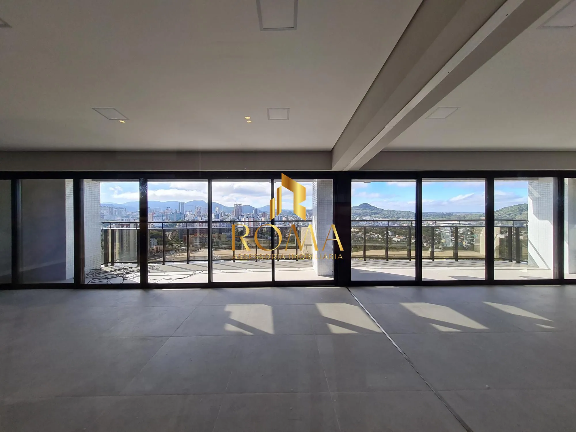 Imagem COBERTURA NOVA- PRÉDIO ALTO PADRÃO