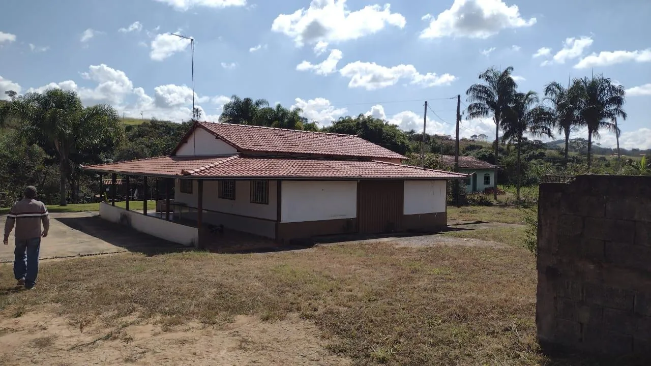 Imagem Sítio a venda com 6.000 m², localizado em Crucilândia/ MG