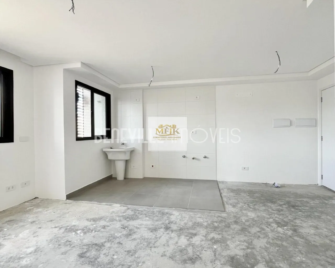 Imagem Apartamento com 2 quartos à venda no Centro de Curitiba