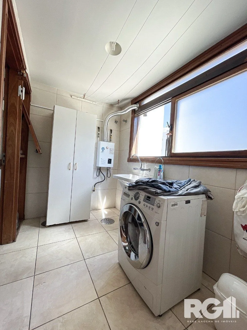 Imagem Apartamento 2D com suíte próximo a Praça da Encol.