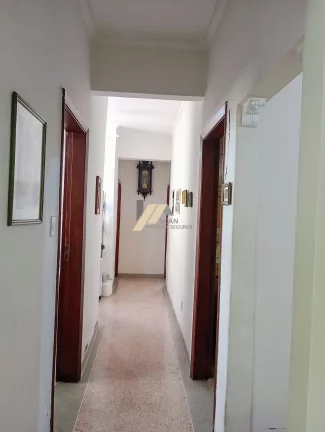 Imagem Casa à venda com 3 quartos no Cambuí em Campinas, São Paulo.