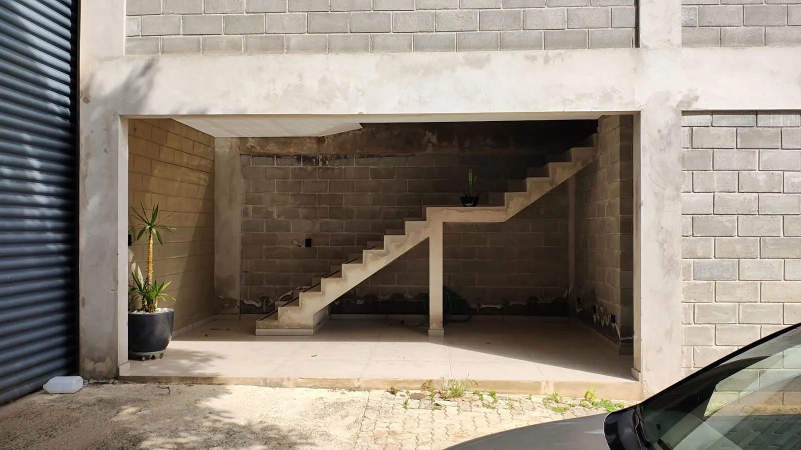 Imagem Galpão Industrial de 1.340 m² para Locação em Terreno de 2.500 m² com Energia Solar, Transformador de 300 KVA e Infraestrutura Completa