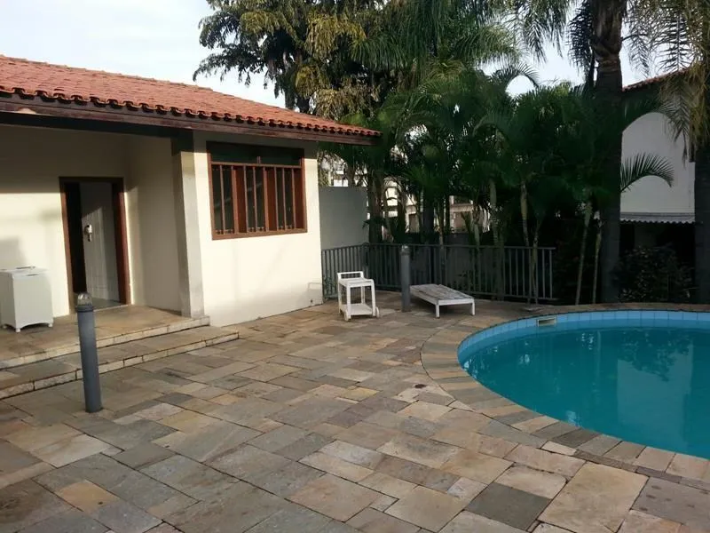 Imagem CASA COMERCIAL PARA LOCAÇÃO E VENDA.