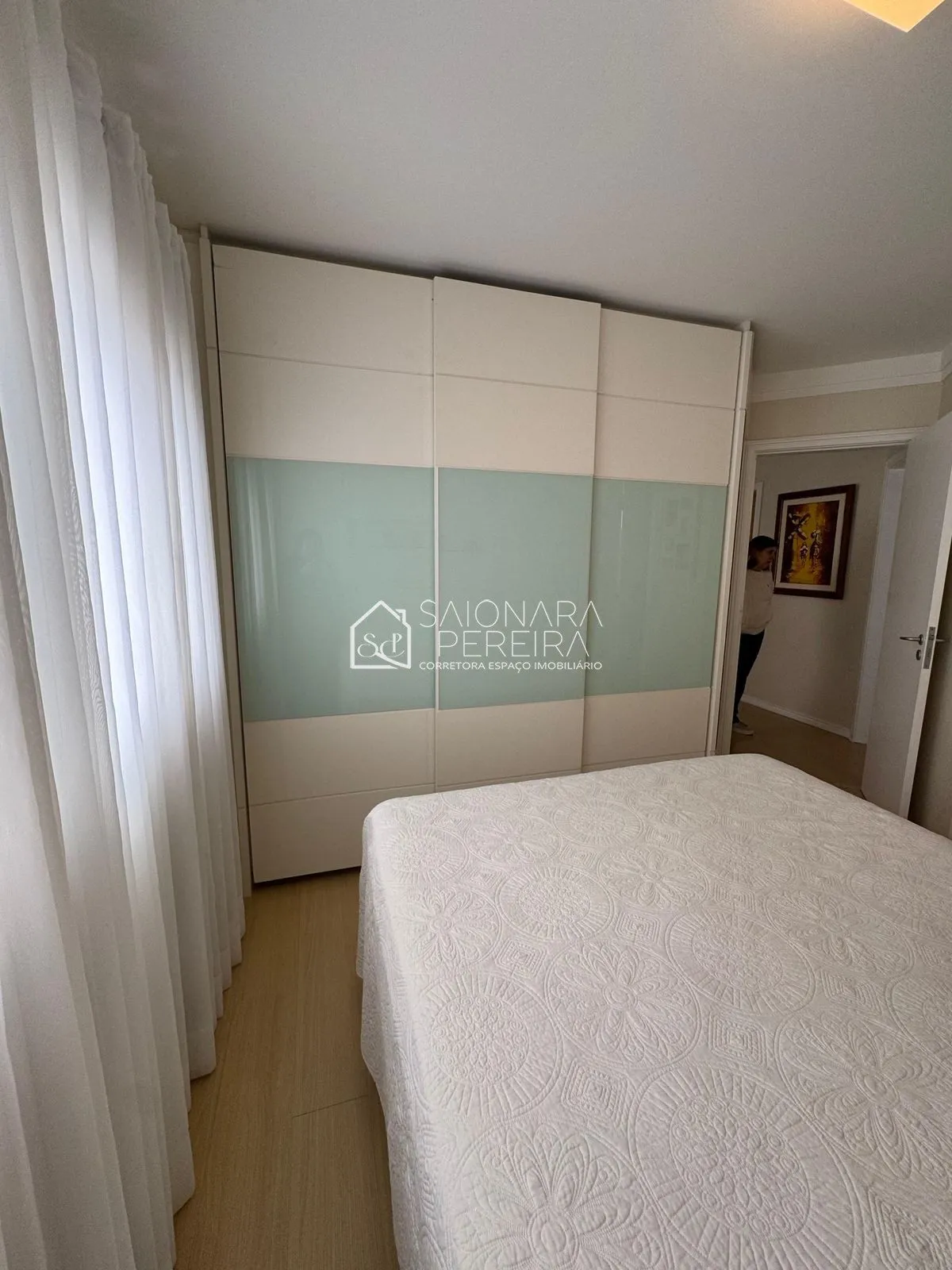 Imagem APARTAMENTO 4 DORMITÓRIOS SENDO 3 SUÍTES - CENTRO - FLORIANÓPOLIS