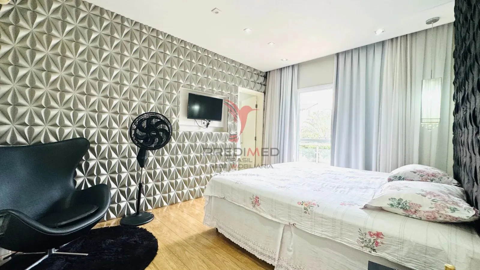 Imagem CASA COM 4 SUITES e 3 Vagas de Garagem,A VENDA em Pompéia , Piracicaba EM CONDOMÍNIO