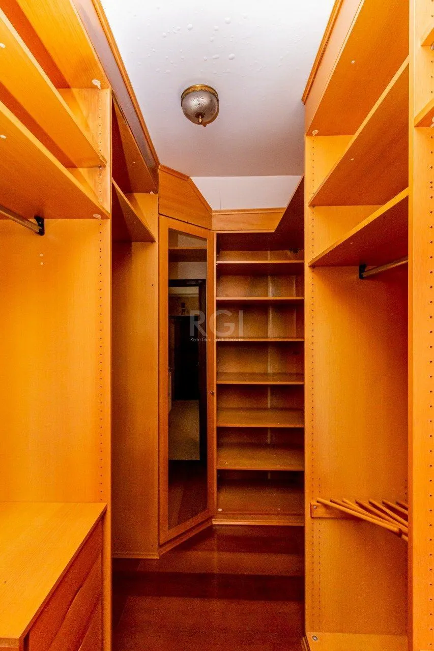 Imagem Casa para Venda - 431m², 4 dormitórios, sendo 2 suites, 3 vagas - Jardim Itu Sabará