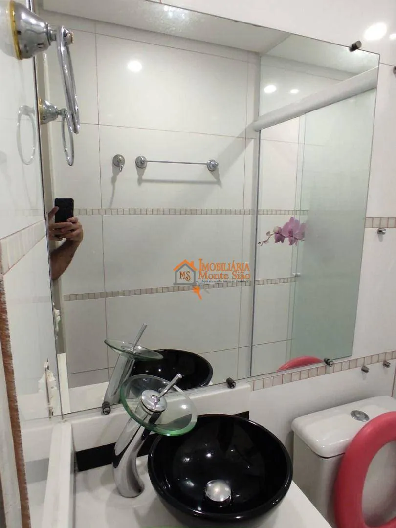 Imagem Apartamento com 2 dormitórios à venda, 44 m² por R$ 220.000,00 - Água Chata - Guarulhos/SP