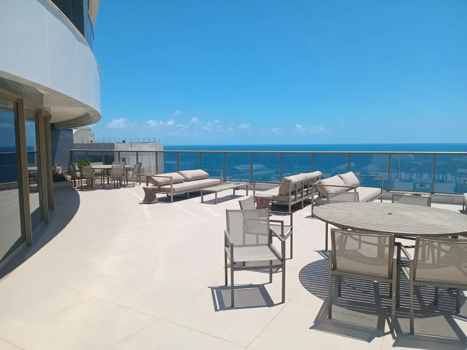 Foto do imóvel: Apartamento com 2 Quartos à Venda, 67 m² em Avenida Oceânica, nº 2516. Ondina, Salvador - BA
