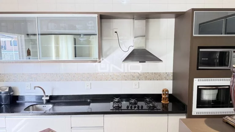 Imagem Casa Térrea Suíte + 2 Dormitórios Com Piscina e Salão de Festas - Fraron